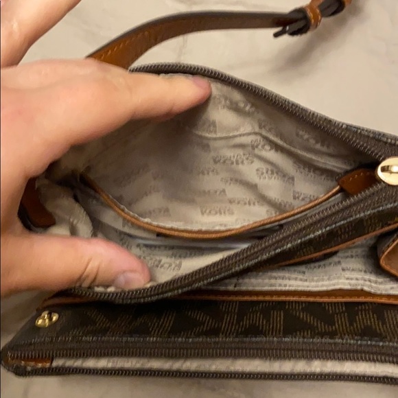 Michael Kors Crossbody Purse Monogram - Picture 4 of 7